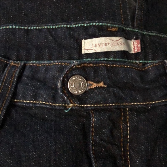 Dark Wash Levi’s Denim 5 Pocket Pencil Skirt Back Slit Size 12 - Picture 10 of 11